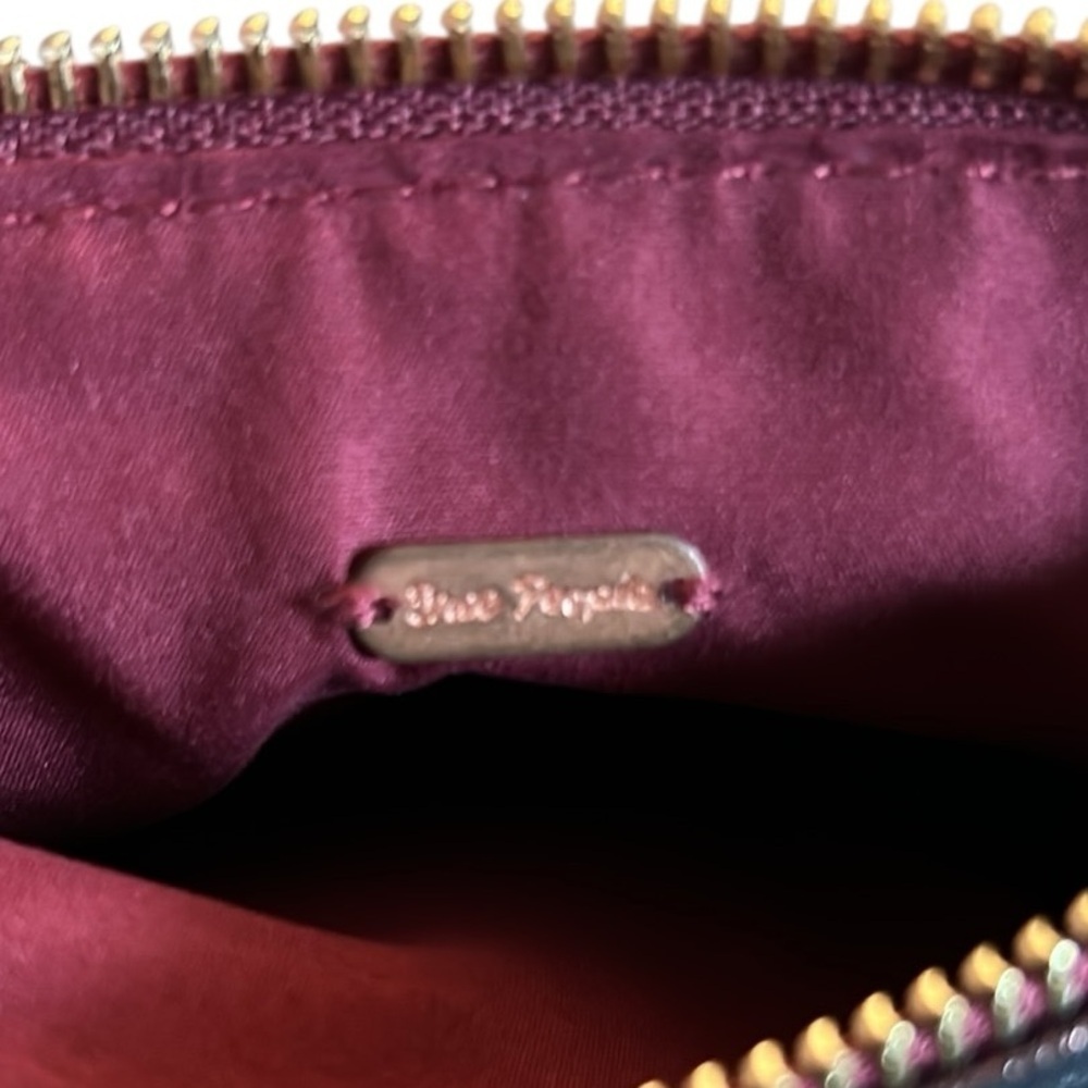 Free People Double Wristlet in Metallic Burgundy & Blue 2 Pouches with Gold Ring - Picture 5 of 9